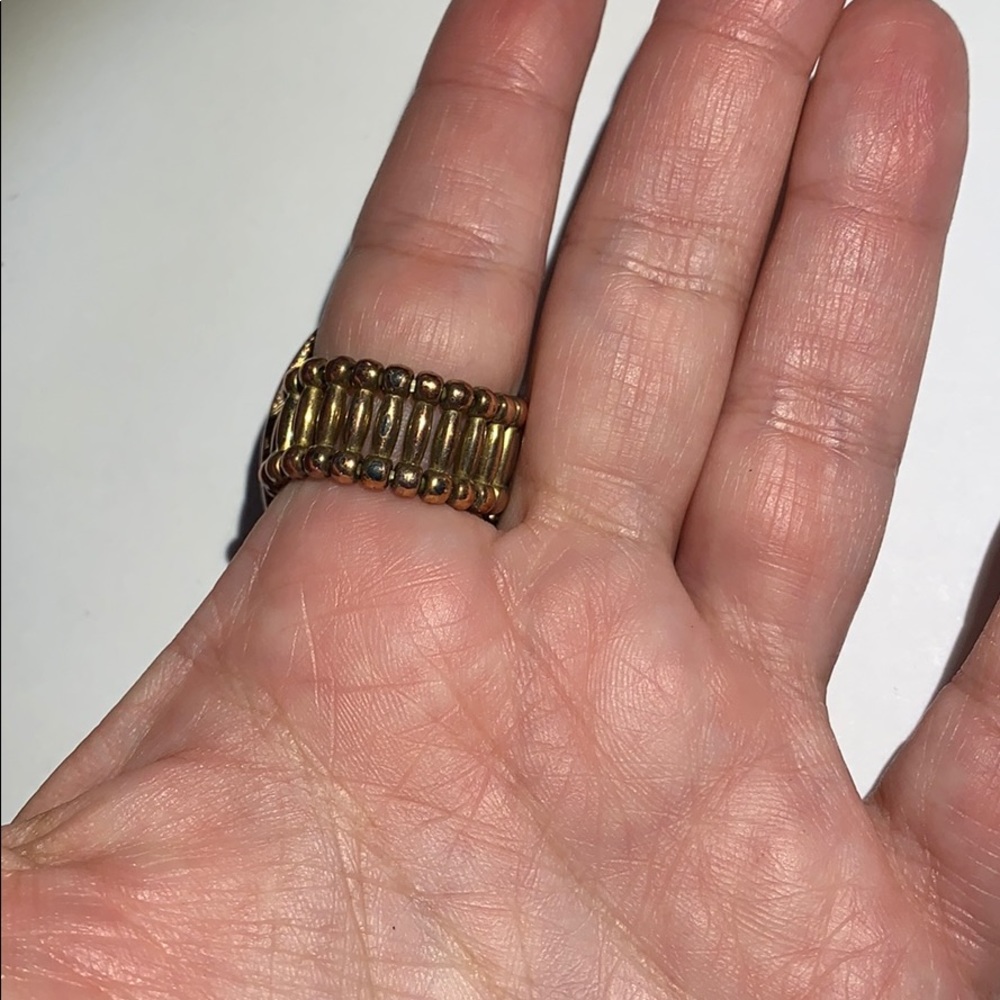 White stone ring - Picture 3 of 3